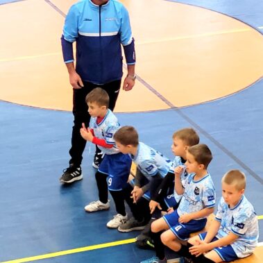 Incap Slovakia sponsoroi lasten jalkapallojoukkueen asuja