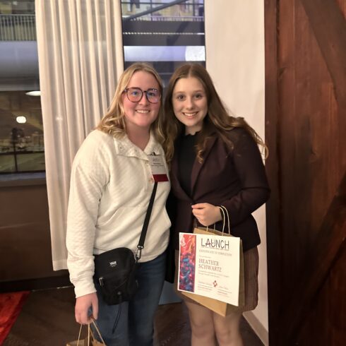 Innostaen seuraavaa sukupolvea: insinööri mentoroi lukiolaistyttöjä STEM Leadership -ohjelmassa